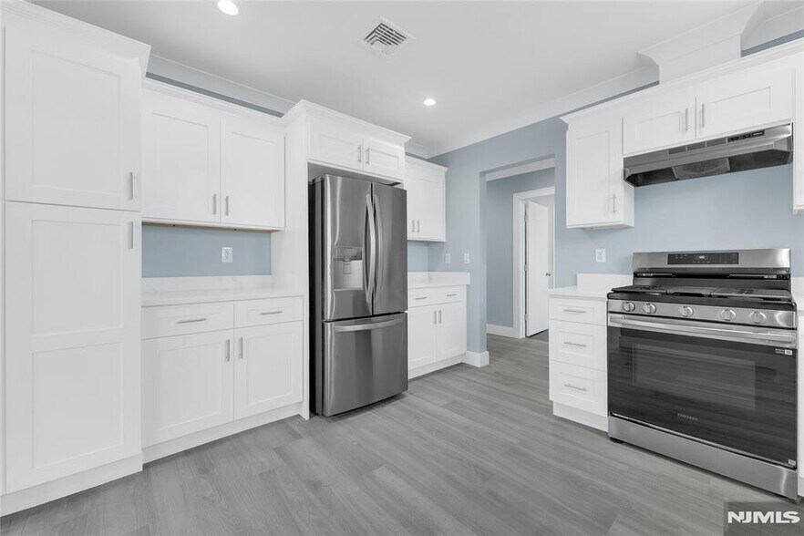 Building Photo - 229 Columbia Ave