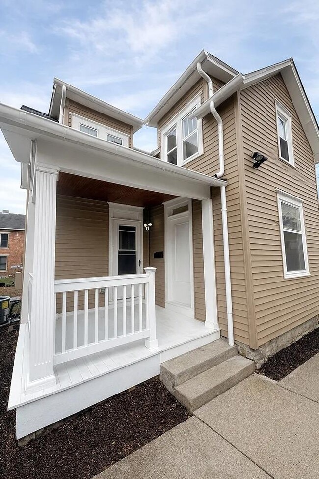 Building Photo - Short North Art District - Say Ave Cottage House