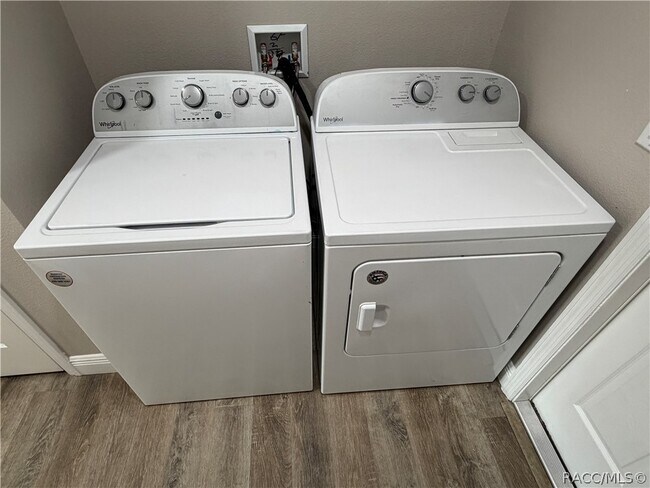 Building Photo - 6744 N Waycross Way