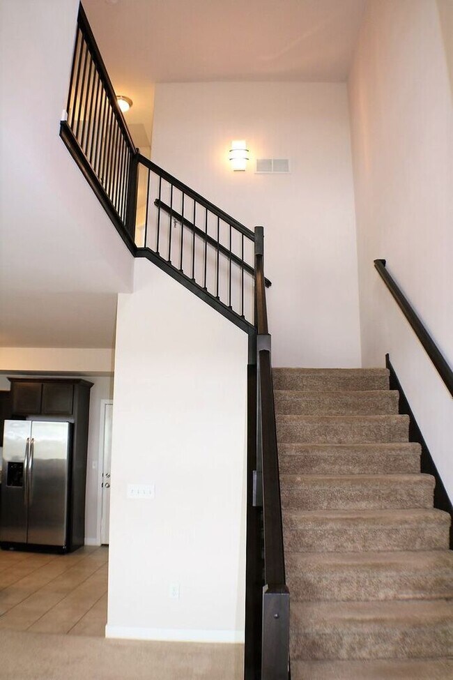 Building Photo - $2,000 | 3 Bedroom, 3 Bathroom TOWN HOME | PET Friendly* | Sublease* | Available for August 1st, ...