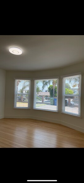 Building Photo - 6505 Greenbush Ave