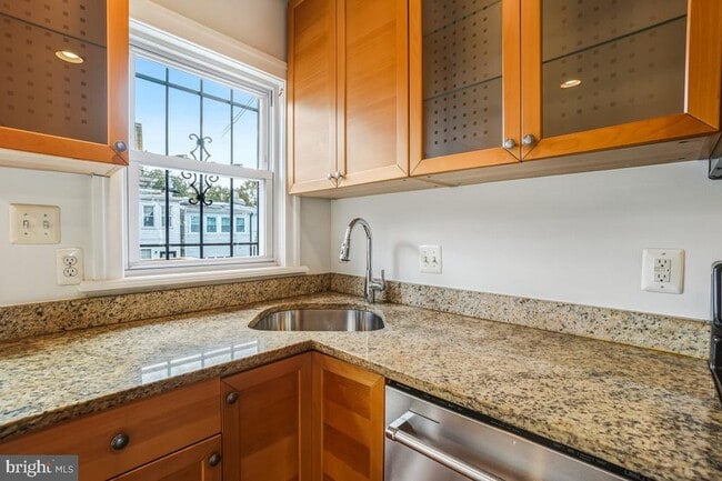 Building Photo - 1949 H St NE