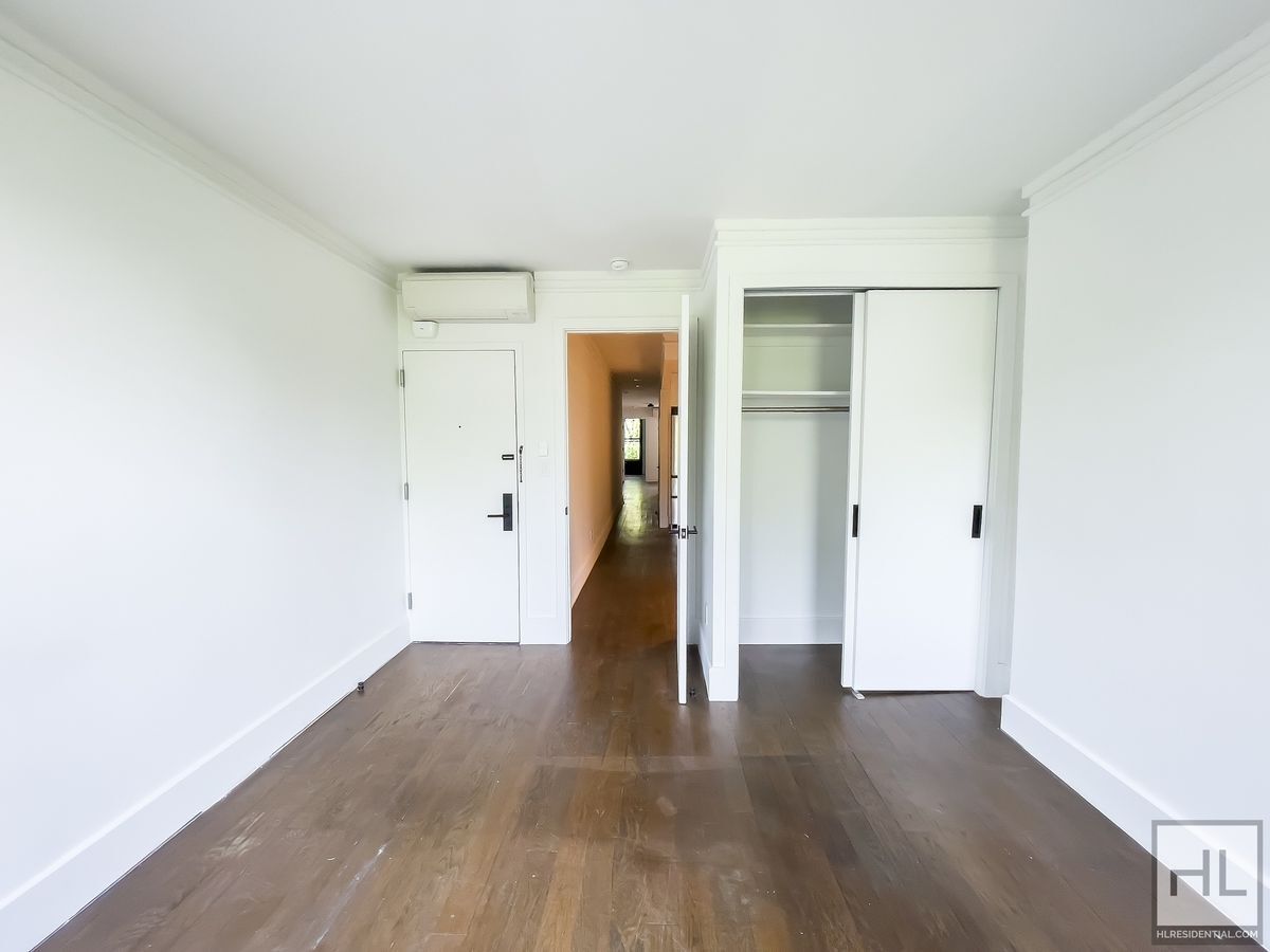 Building Photo - Carroll Gardens / 2-Bed 1-Bath