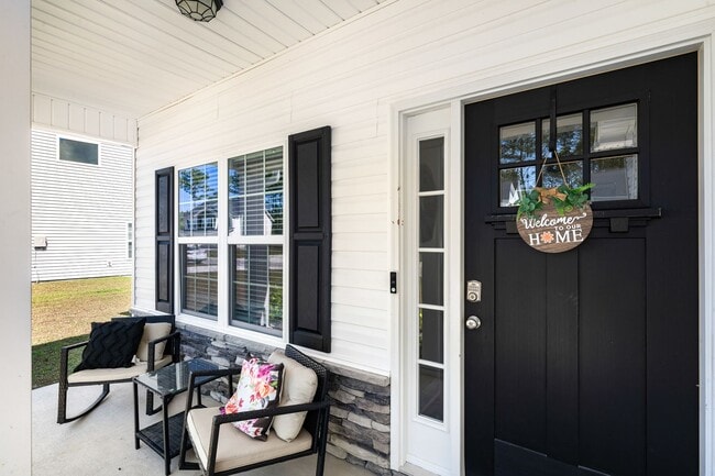 Building Photo - 227 Lookout Ln