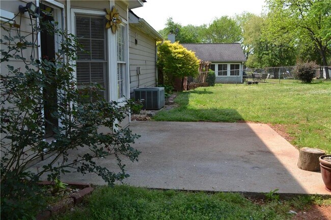 Building Photo - 1591 Willow Bend Way