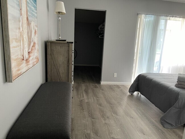 Building Photo - 1030 Green Pine Blvd