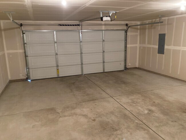 Building Photo - 12201 E Boone Ave