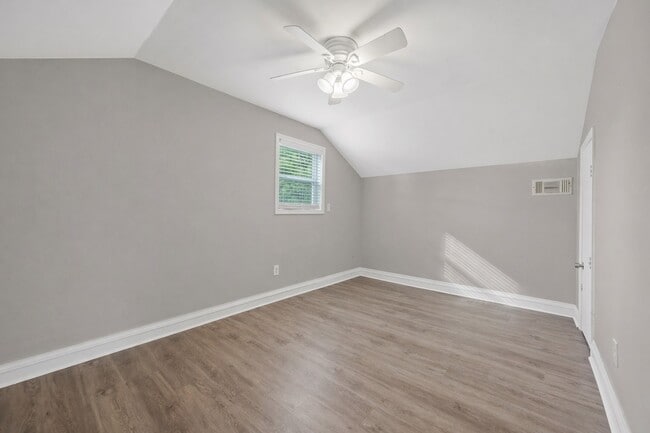 Building Photo - 3823 Florinda St