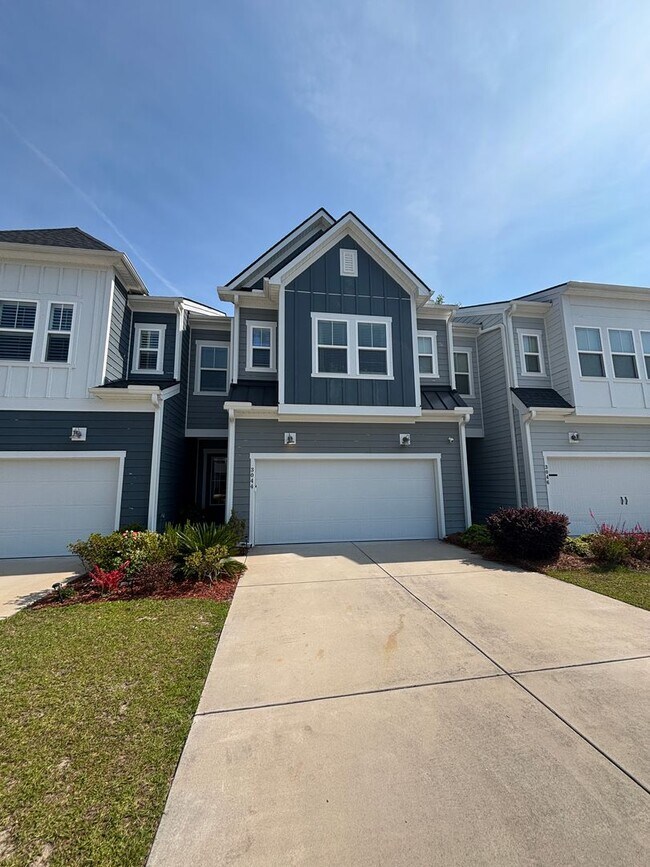 Building Photo - Spacious 4BR Townhome in Mount Pleasant | 2-Car Garage | Built 2020 | 2200 Sq Ft