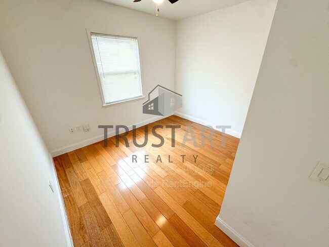 Building Photo - 2329 S 15th St