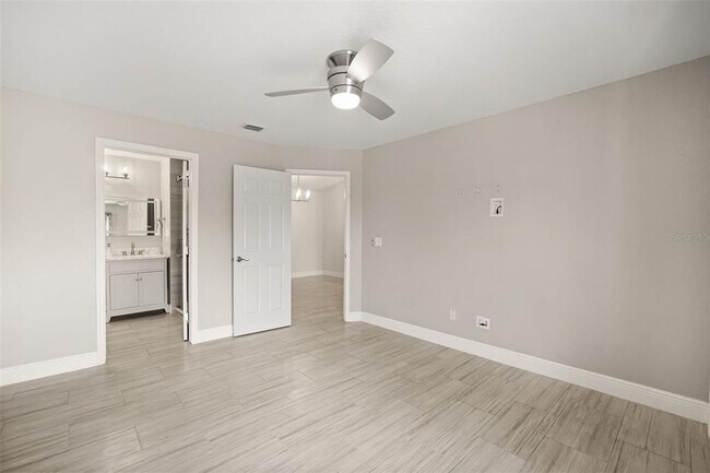 Building Photo - 7511 Seurat St