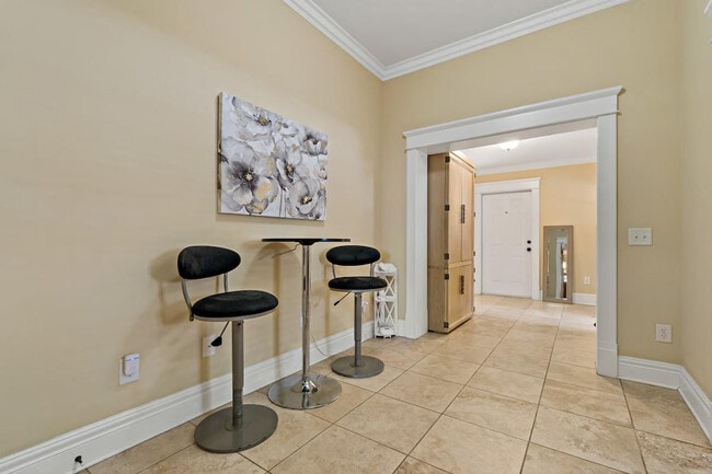 Building Photo - 611 S Orleans Ave