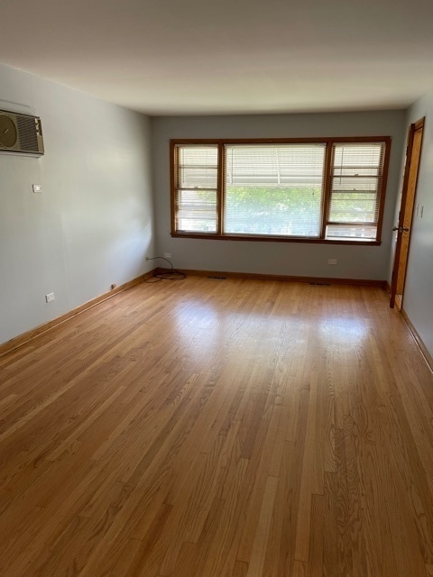 Building Photo - 4570 N Narragansett Ave