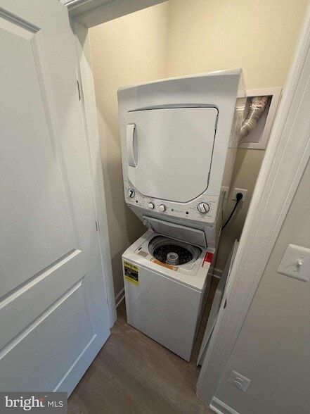 Building Photo - 7231 Mountaineer Dr