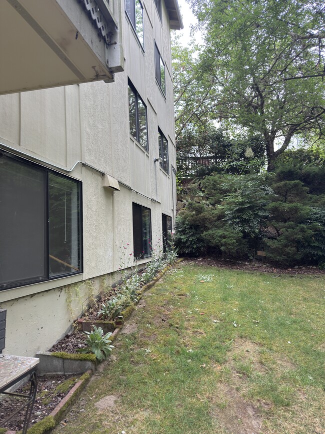 Building Photo - 1249 SW 132nd Ln