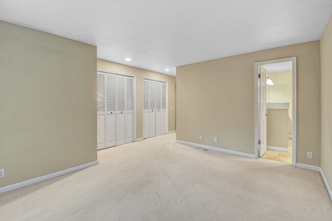 Building Photo - 3635 211th Pl NE