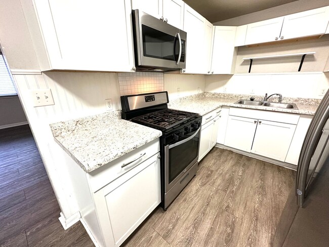 Building Photo - NEWLY REMODELED 3 BEDROOM 1 BATH IN WEBB C...