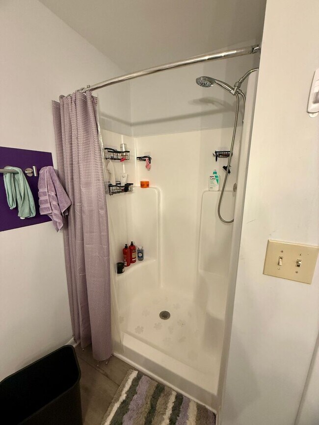 Building Photo - Fully Furnished Condo with community pool