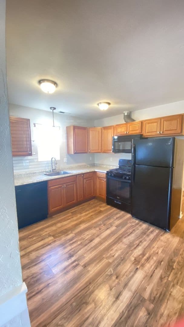 Building Photo - Adorable one bedroom one bathroom home!