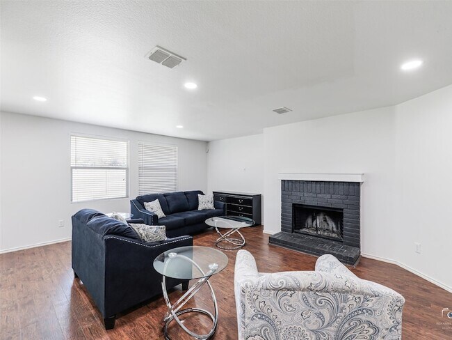 Building Photo - 13262 Cleburne Dr