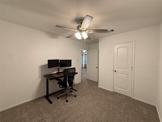 Building Photo - 5607 Redstone Gardens Dr