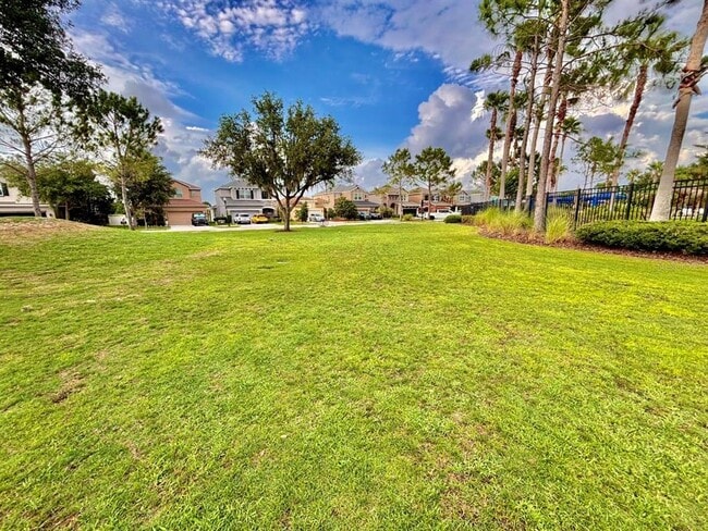 Building Photo - 7563 Ashcroft Dr