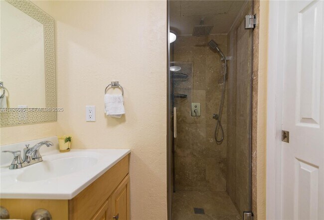 Building Photo - 87200 Overseas Hwy