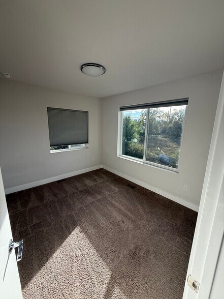 Building Photo - 1053 Eaton St