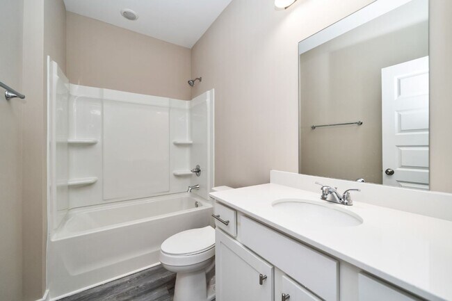 Building Photo - 5525 Blue Jay Cir