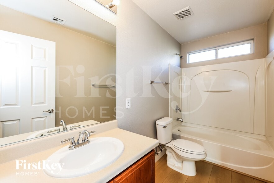 Building Photo - 10417 Calypso Cave St