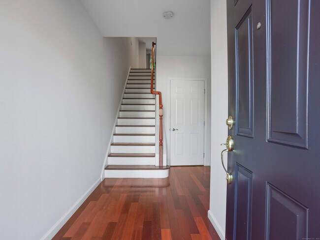 Building Photo - 16 Warrington Round