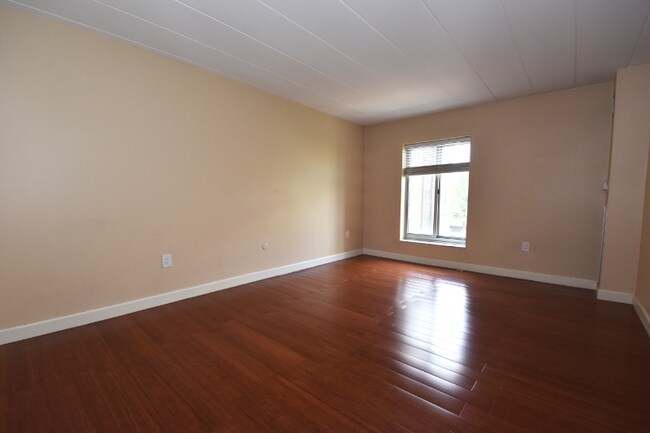 Building Photo - 5 Bayard Rd