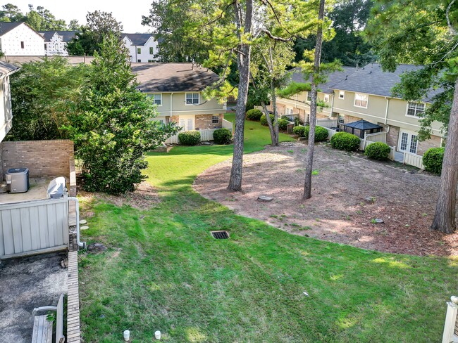 Building Photo - 6900 Roswell Rd