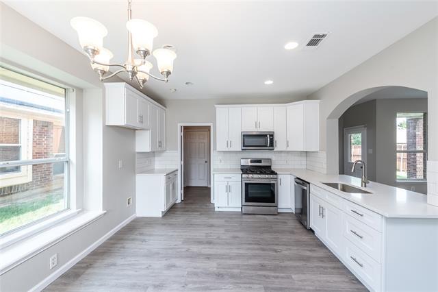 Building Photo - 13598 Valley Mills Dr