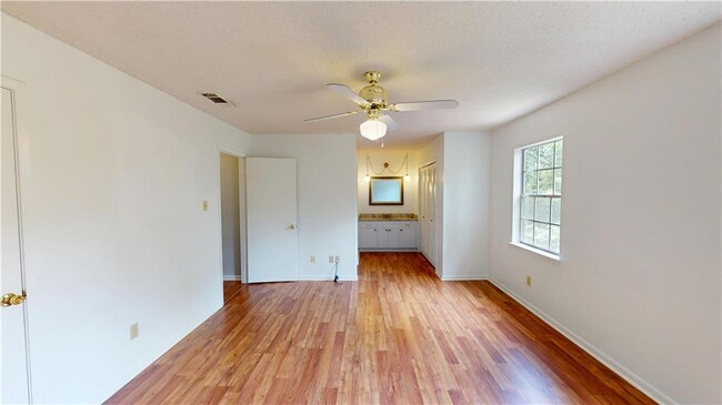 Building Photo - 212 Nack Ln