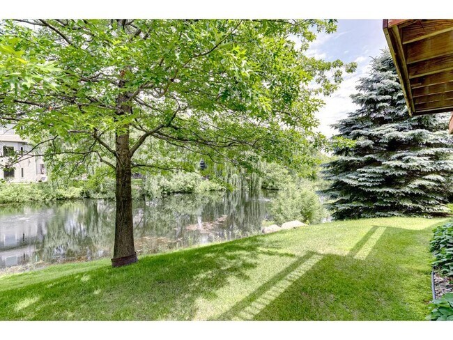 Building Photo - 2074 Clover Ct