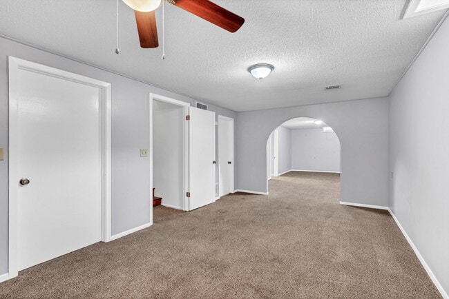 Building Photo - 1306 Brookfield Ln