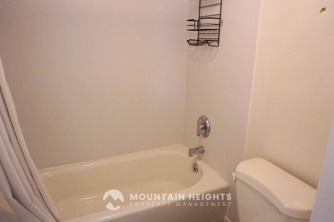 Building Photo - 2784 E Delsa Dr