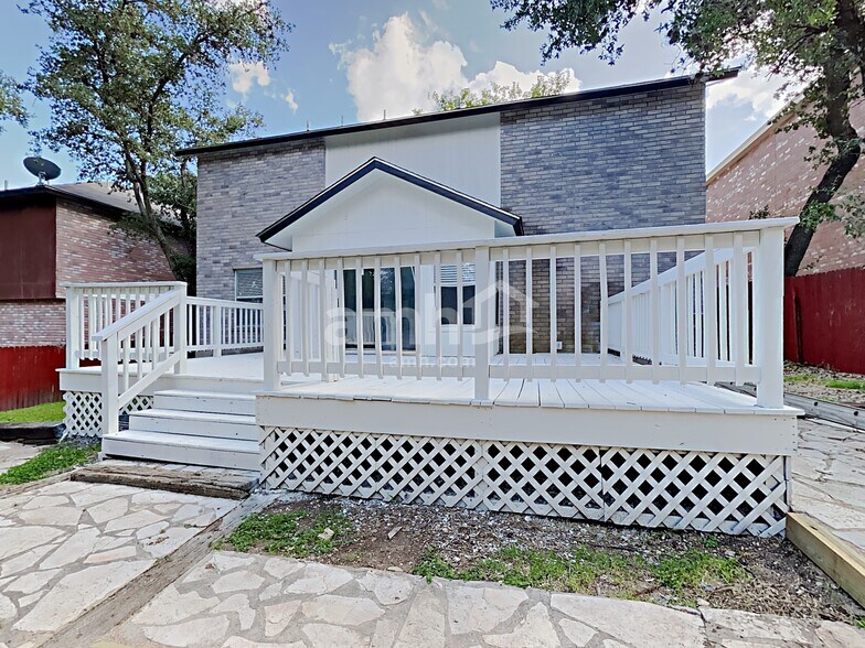 Building Photo - 9915 Old Mesquite