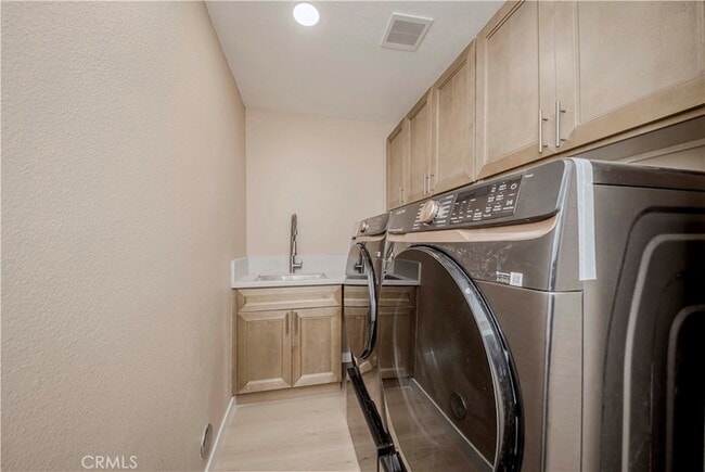 Building Photo - 5338 Chariton Ave