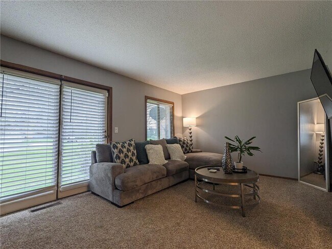 Building Photo - 1205 63rd Ln