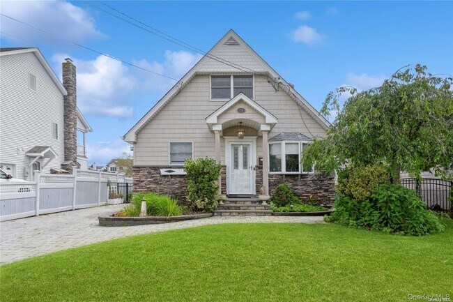 Primary Photo - 29 Seabreeze Rd