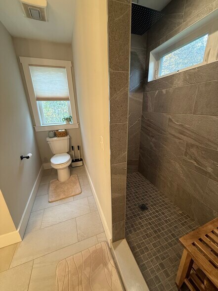 Building Photo - 65 Birch Trl