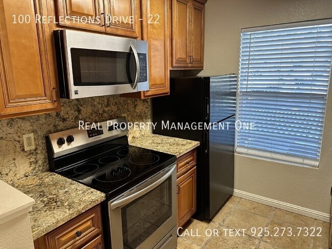 Building Photo - 100 Reflections Dr