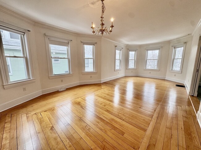 Building Photo - 39-41-41 Rich St