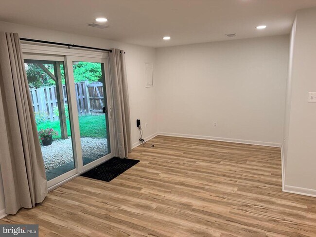 Building Photo - 6062 Hollow Hill Ln