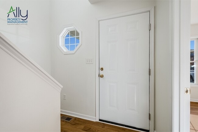 Building Photo - 409 S Magnolia Ave