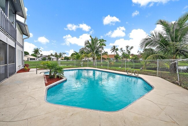 Building Photo - 4631 Brook Dr