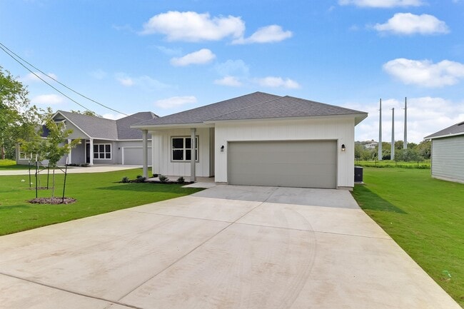 Building Photo - 1255 Pecan Valley Dr