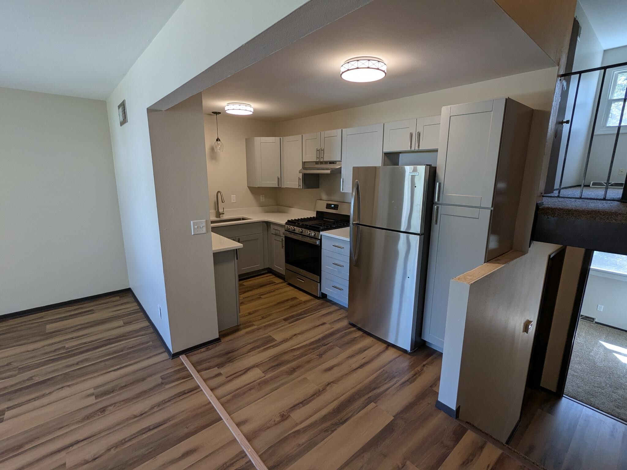 Building Photo - 645 Easton Pky